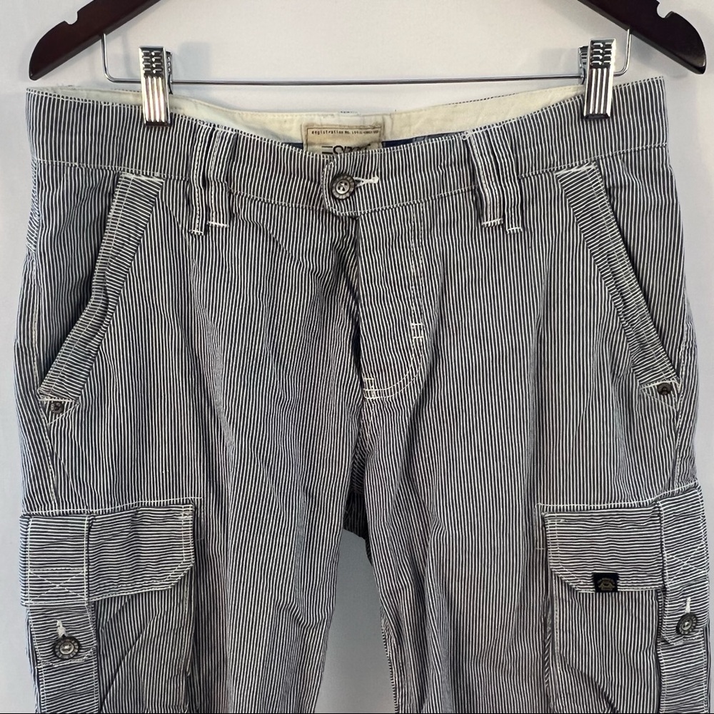 Mens Cargo Shorts Sz 31 Striped Button Fly Pockets Esprit Blue White Pin Striped - Picture 3 of 6